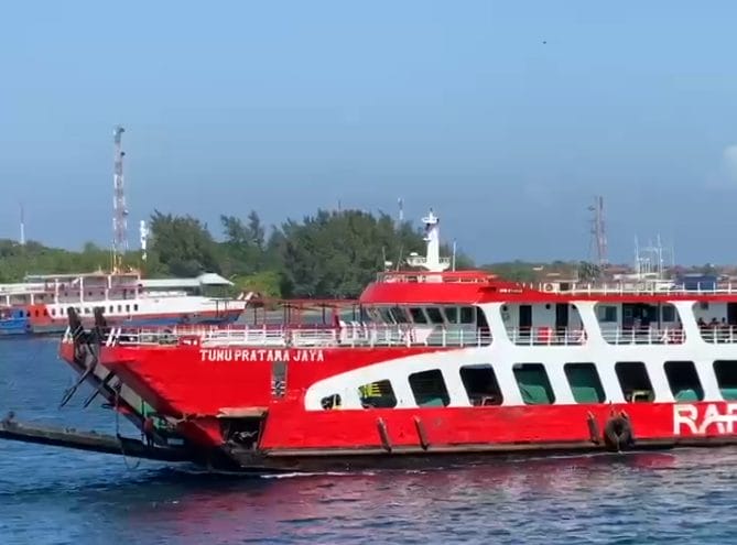 Tragedi Laut di Selat Bali: KMP Tunu Pratama Jaya Tenggelam Usai Alami Kebocoran Mesin, 65 Penumpang Terombang-ambing