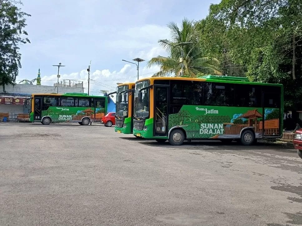 PELAJAR LAMONGAN FULL SENYUM! Bus Trans Jatim Koridor VII Balik ke Rute Made-Plembon
